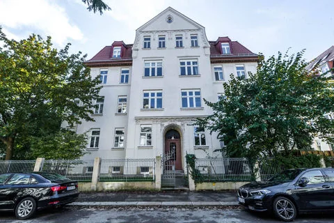 Anleger sucht Mehrfamilienhaus in Dresden.