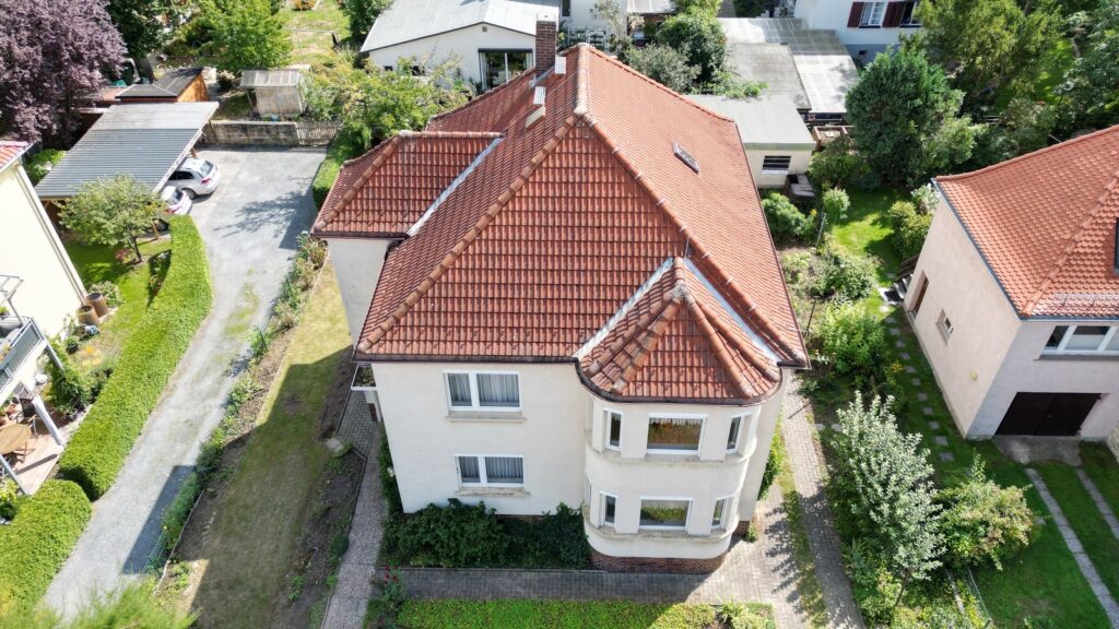 Zinshaus mit Holzbalkendecken